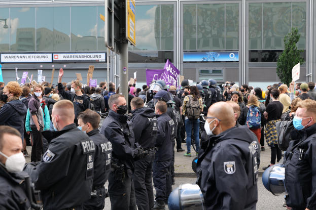 Unionspolitiker warnen vor Abschwächung des Schutzes gegen die AfD
