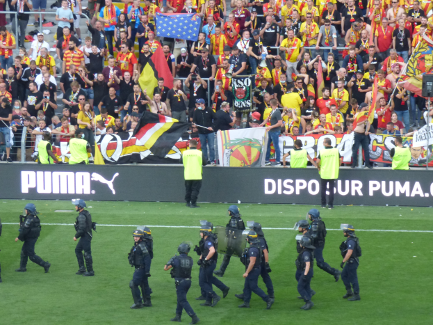 POL-OB: Halbfinale um den Niederrhein-Pokal zwischen RWO und RWE