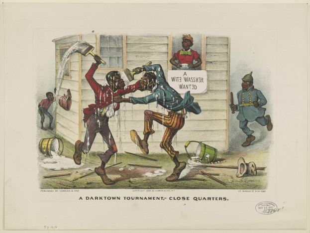 Plakat-Illustration eines überfüllten dunklen Turnier mit Menschen, die Gegenstände halten, verstreute Eimer, Holzstöcke und Text auf dem Boden.