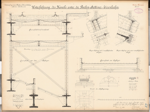 Ausführlicher architektonischer Entwurf der Berlin-Sienbahn-Brücke mit strukturellen Plänen und Anmerkungen auf Papier.